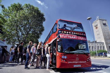24-uur durende hop on, hop off-bustour door Stuttgart – blauwe route